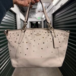 Stunning Coach Small Kelsey Satchel